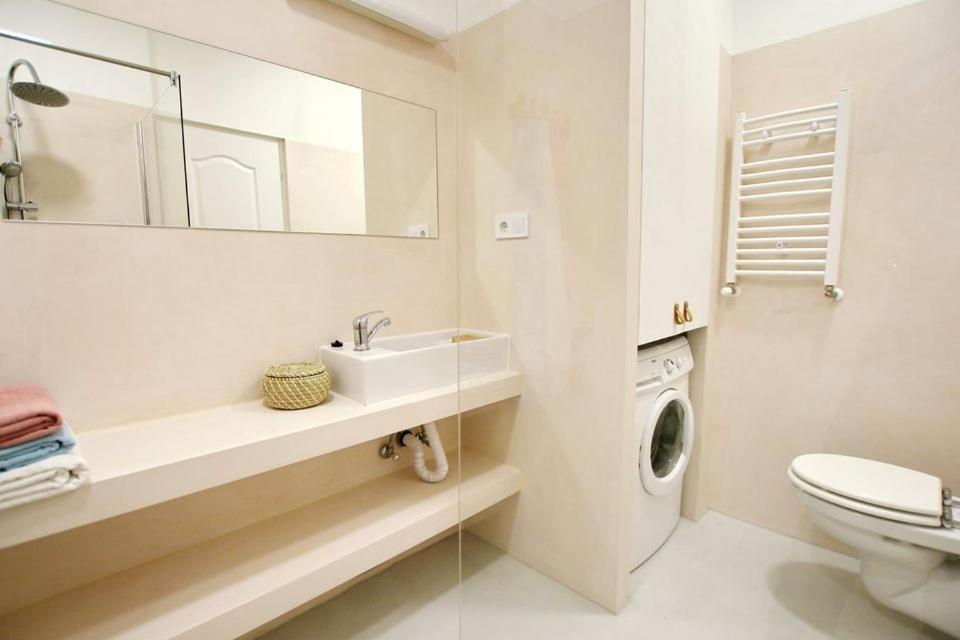Pau Stylish Studios In The Heart Of Budapest Budapeste Exterior foto