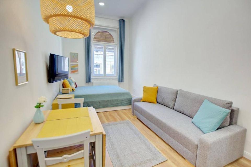 Pau Stylish Studios In The Heart Of Budapest Budapeste Exterior foto